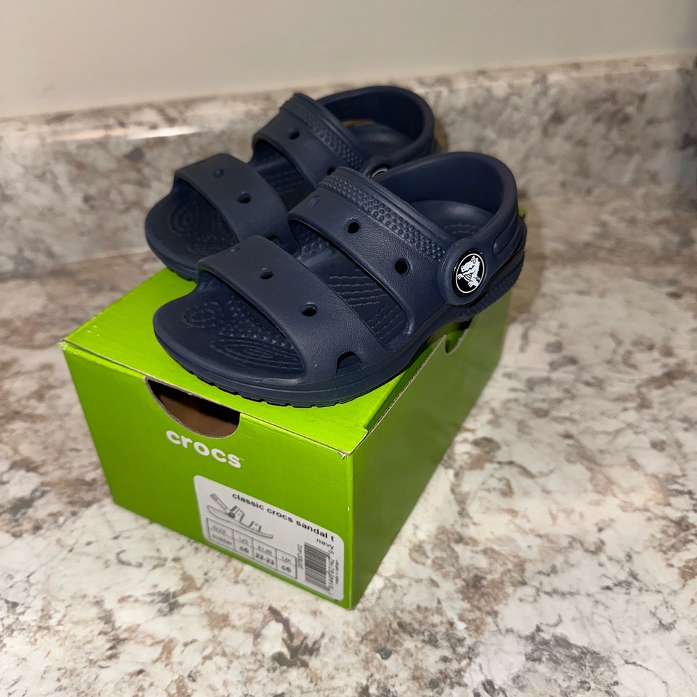 🐊 Classic Crocs Sandals Toddler Size C6 Navy EUC